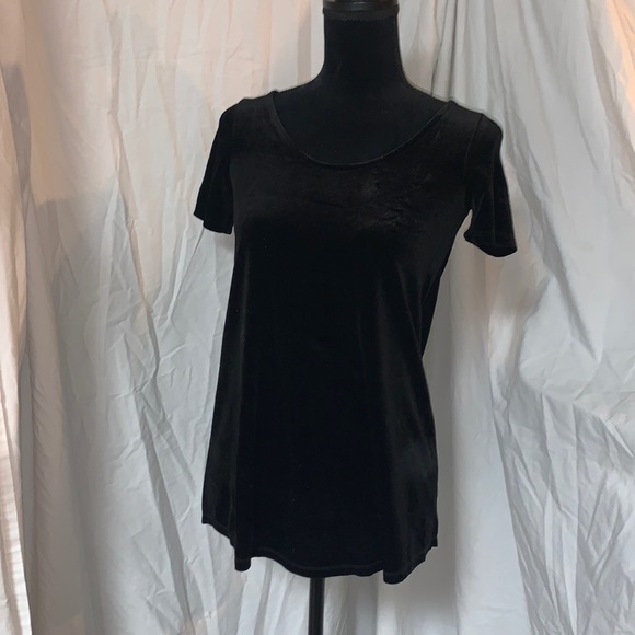 NWT Agnes & Dora Velvet Everyday Tee - Picture 2 of 4
